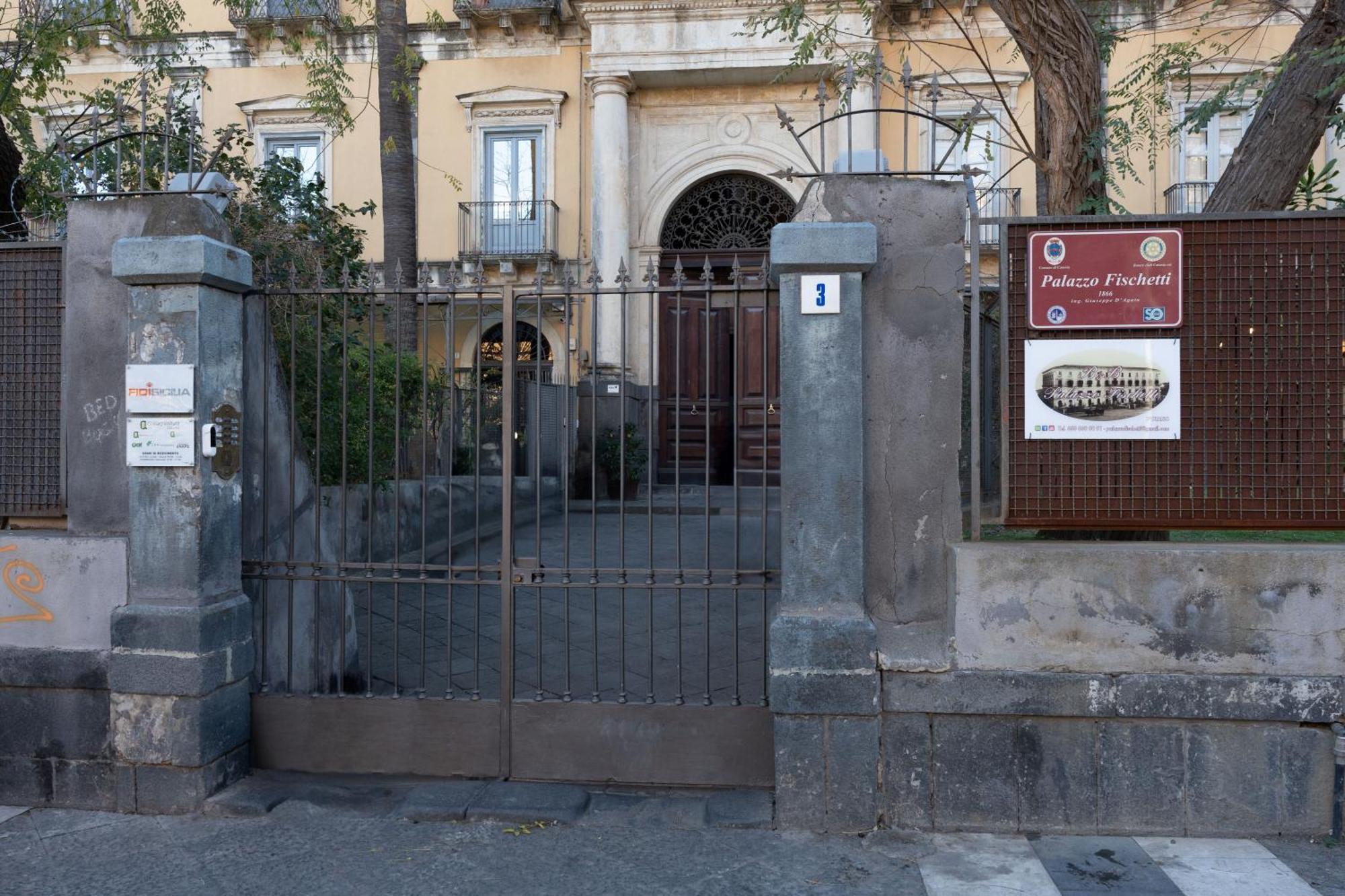 Palazzo Fischetti Bed & Breakfast *